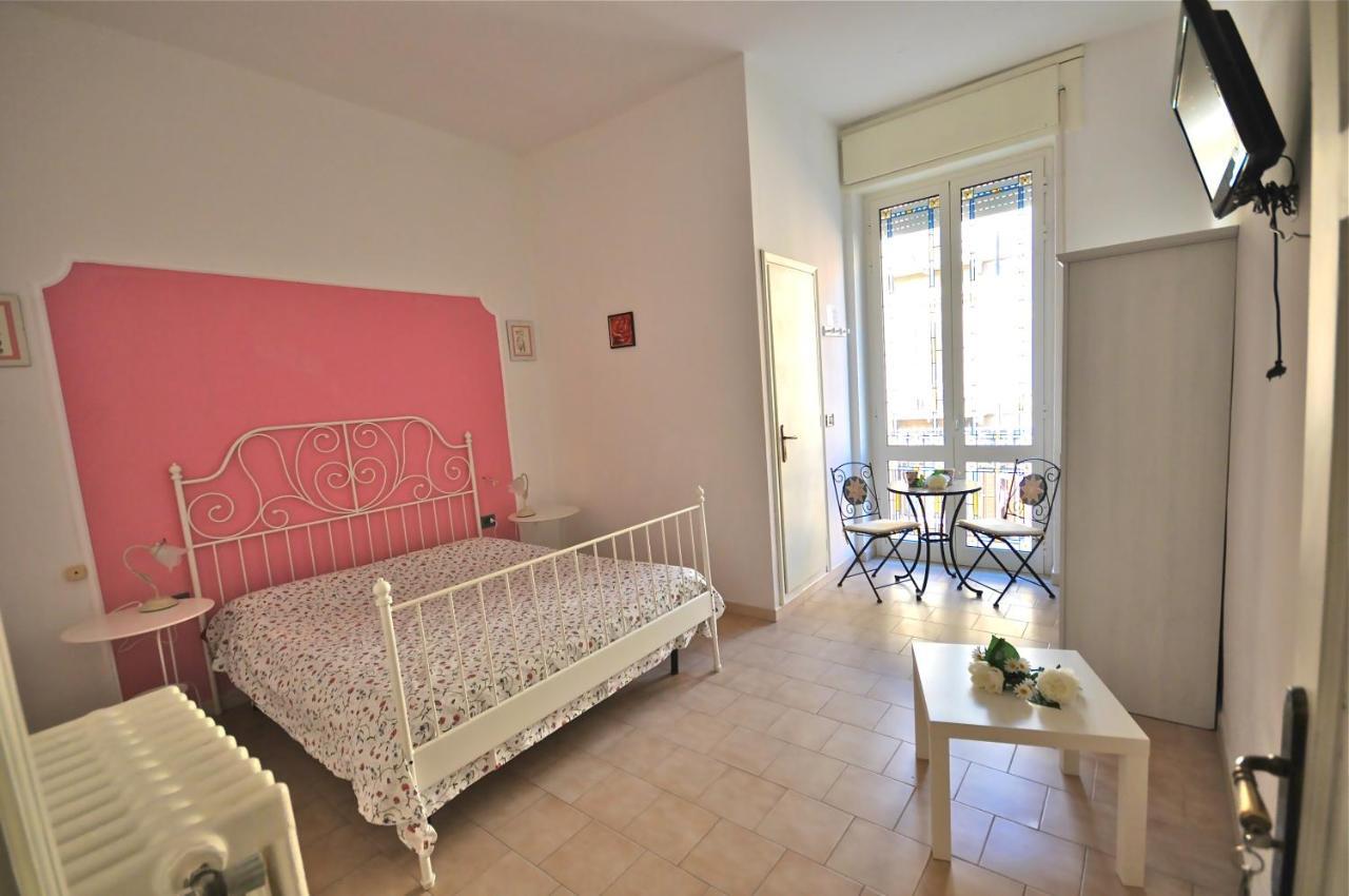 Villa Rosa Dei Venti Viareggio Zimmer foto